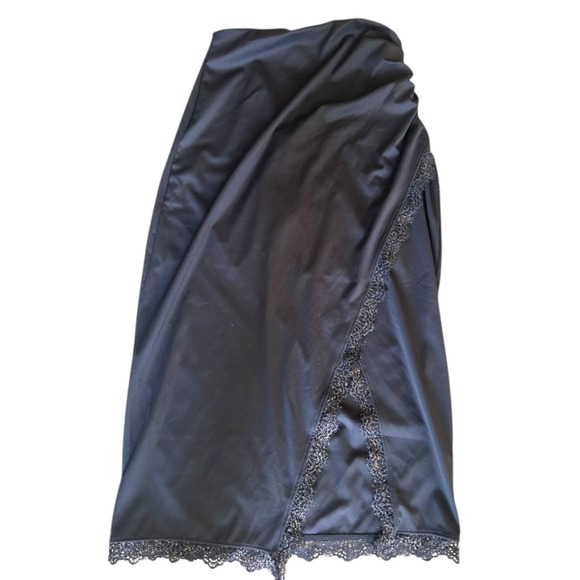 Popilush Dresses & Skirts - Popilush Black Lace Trim Ruched High Slit Shapewear Midi Skirt Built-in Shorts